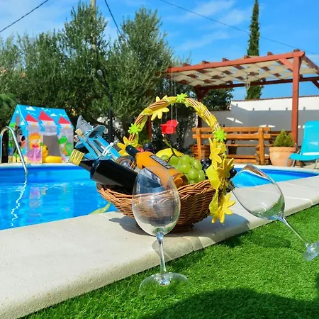 Holiday Kiara With Pool * Ζαντάρ