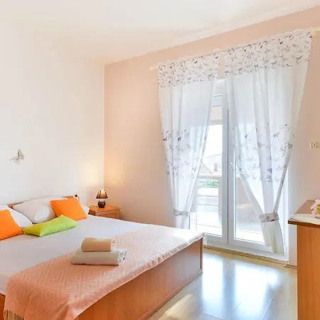 Vakantiehuis Holiday Kiara With Pool *